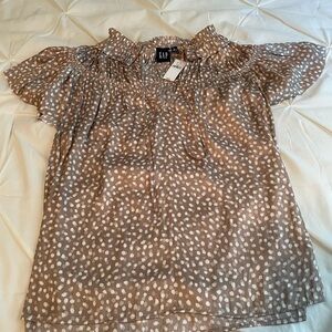 NWT SILKY GAP TOP